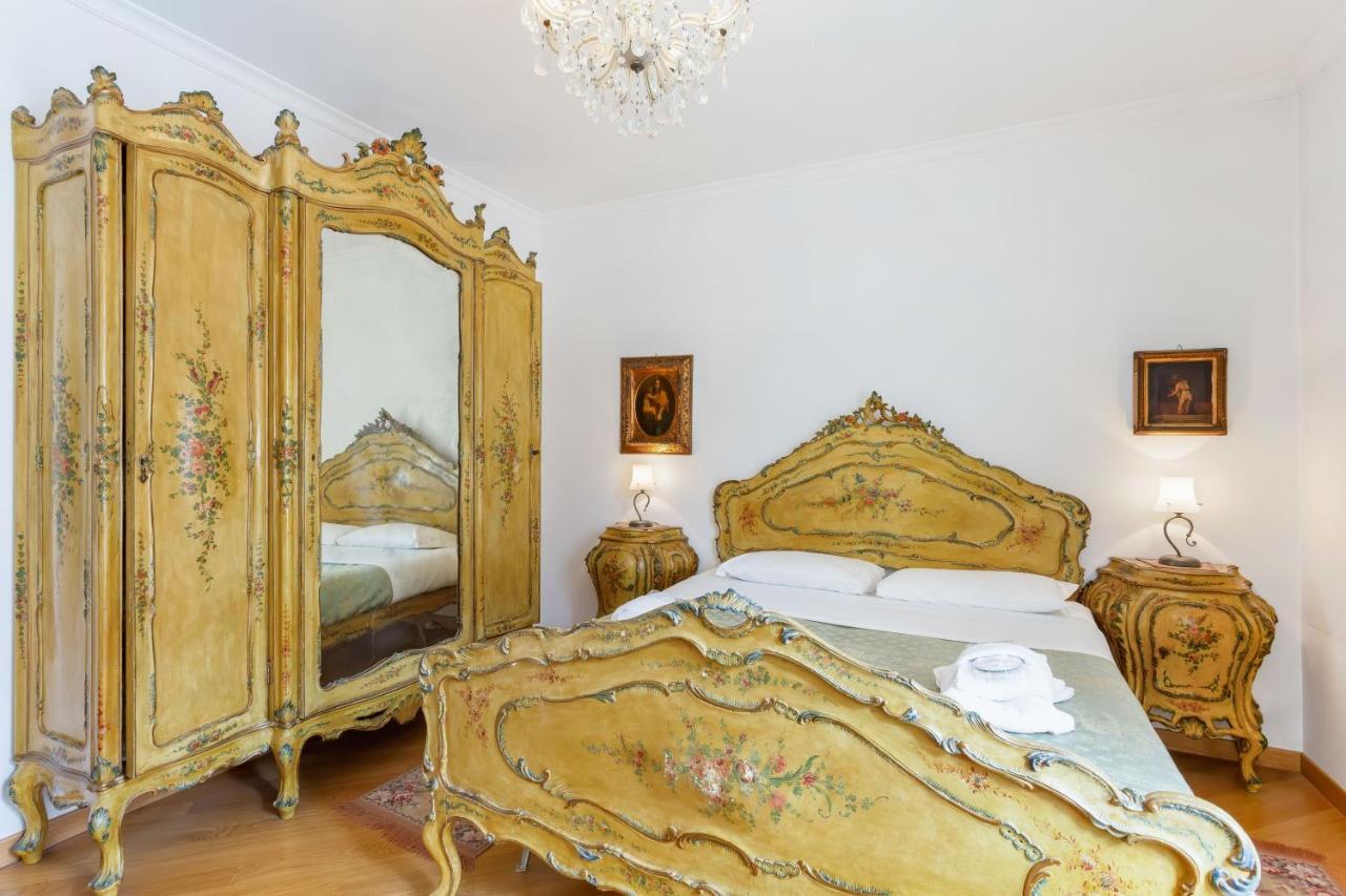 Apartment Elegant Two Bedroom In Venetian Style *