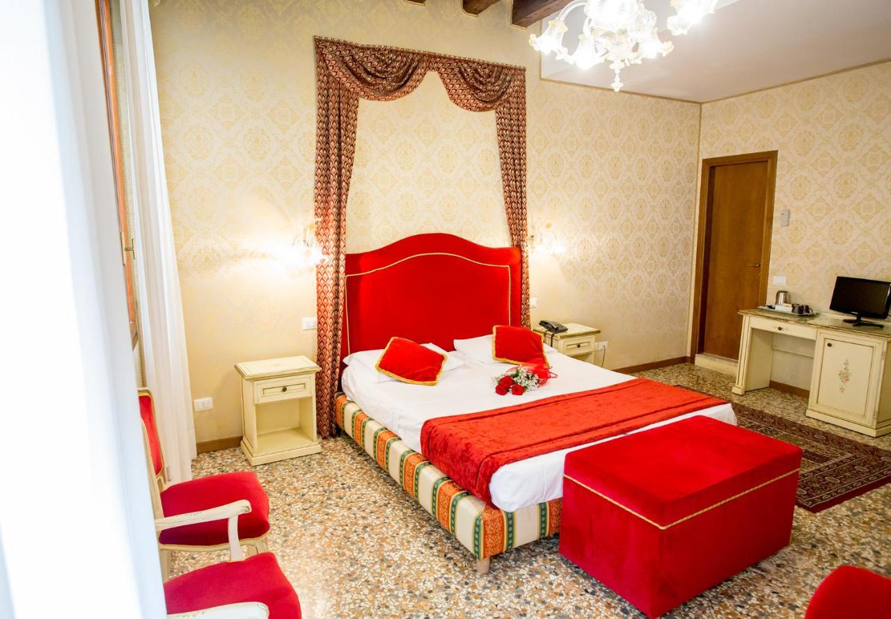 Residenza La Campana Guest house