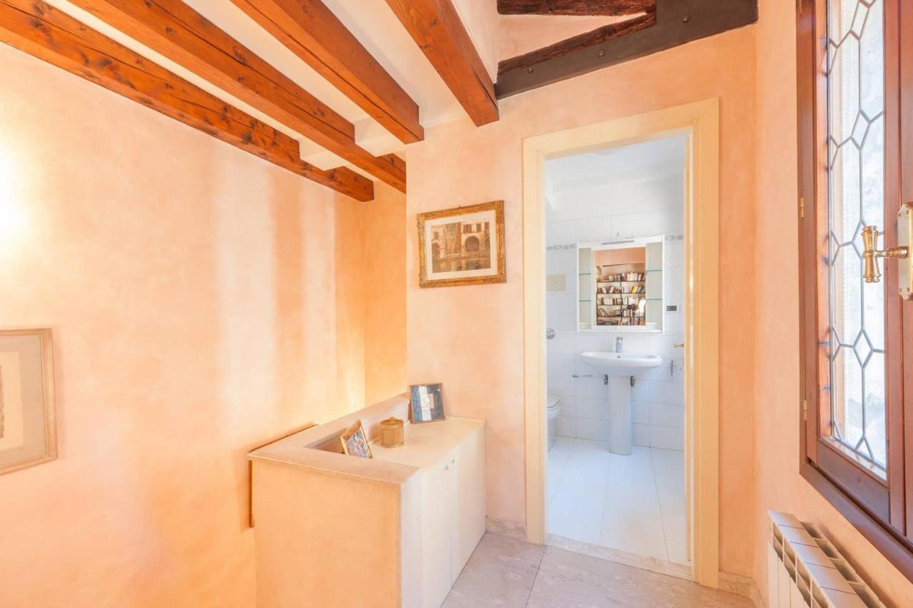 Appartamento Ca' Delle Pizzocchere, A Perfect Spot In San Marco, Sleep 8