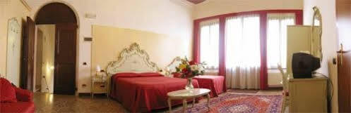 Guest house Ca' San Marcuola 1 2*