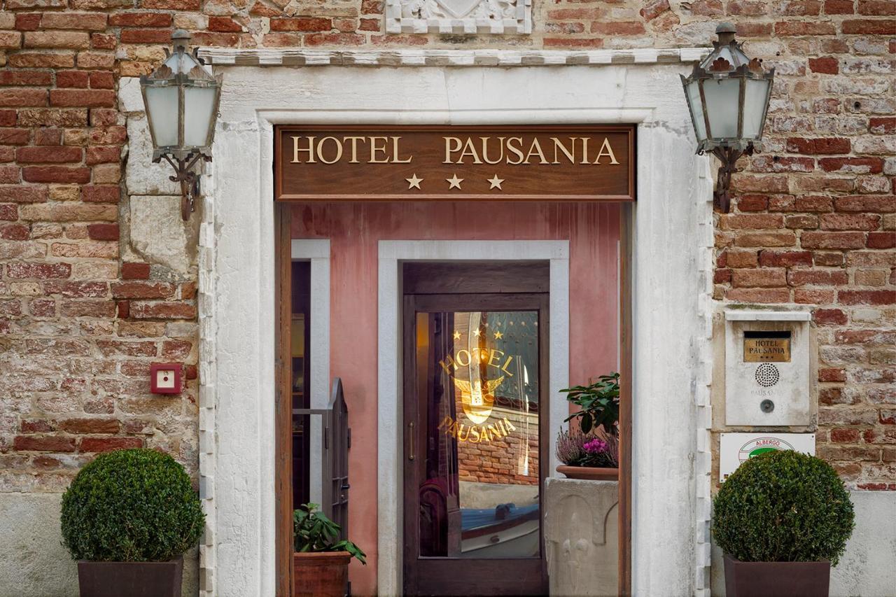 Pausania