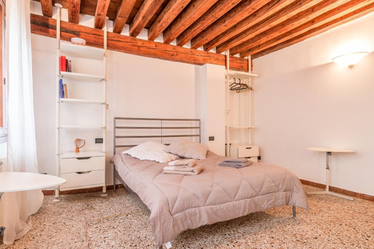 Lionhost Ruga Giuffa 4834 Apartment