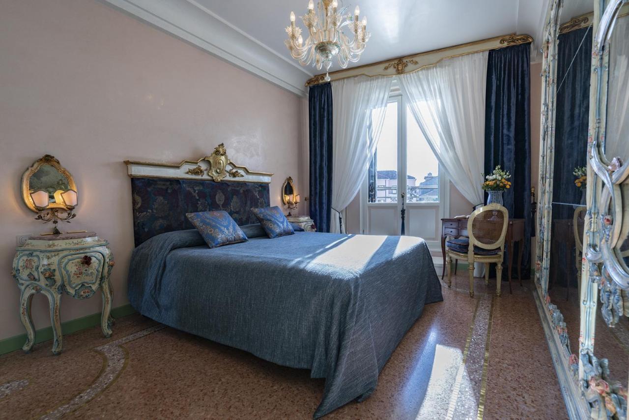 Apartment Ca' Degli Specchi Grand Canal Venice