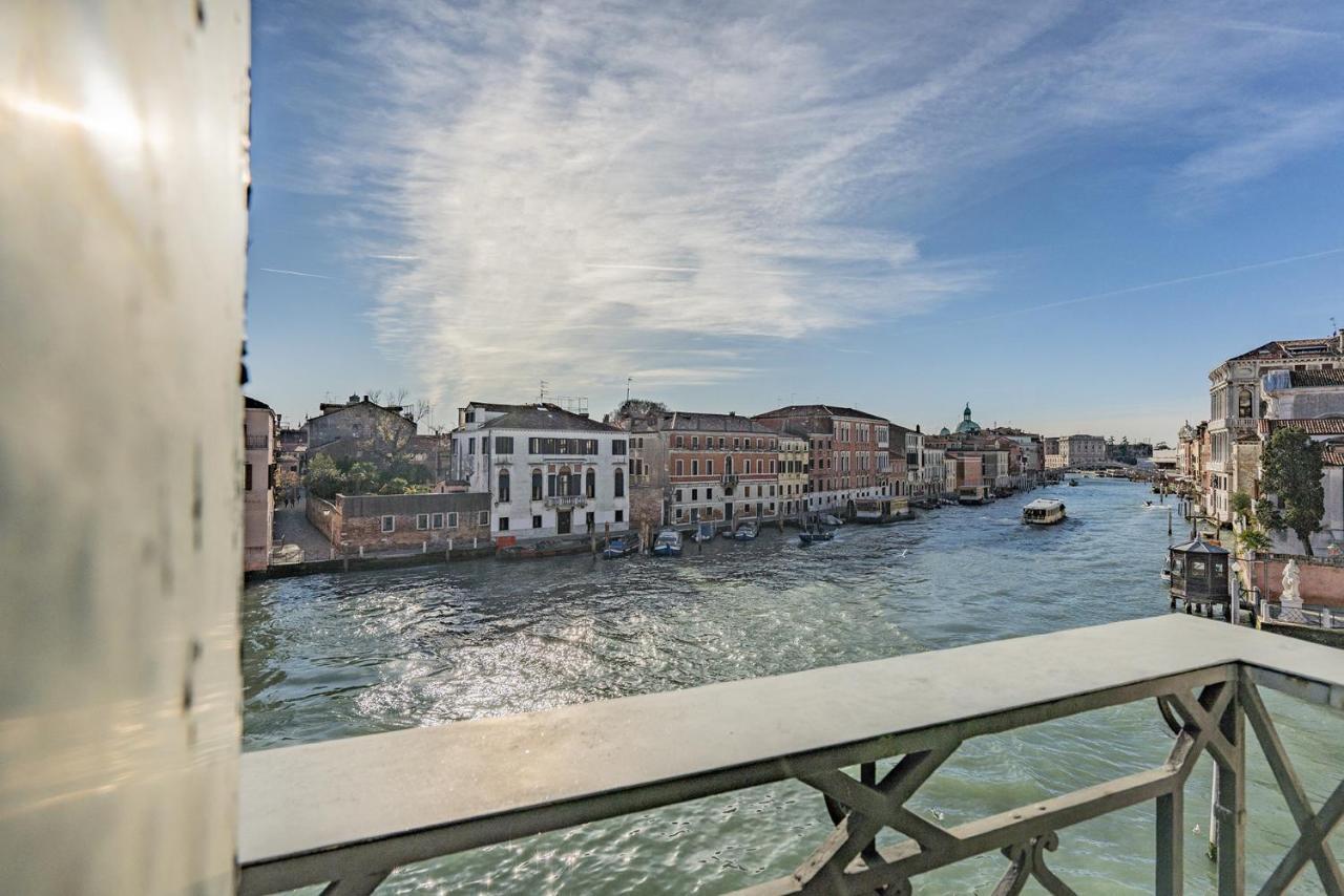 Ca' Degli Specchi Grand Canal Venice