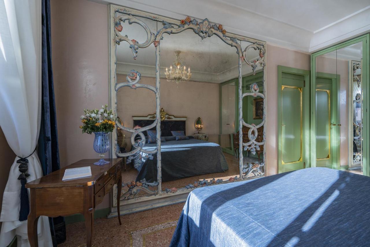 Ca' Degli Specchi Grand Canal Apartment Venice