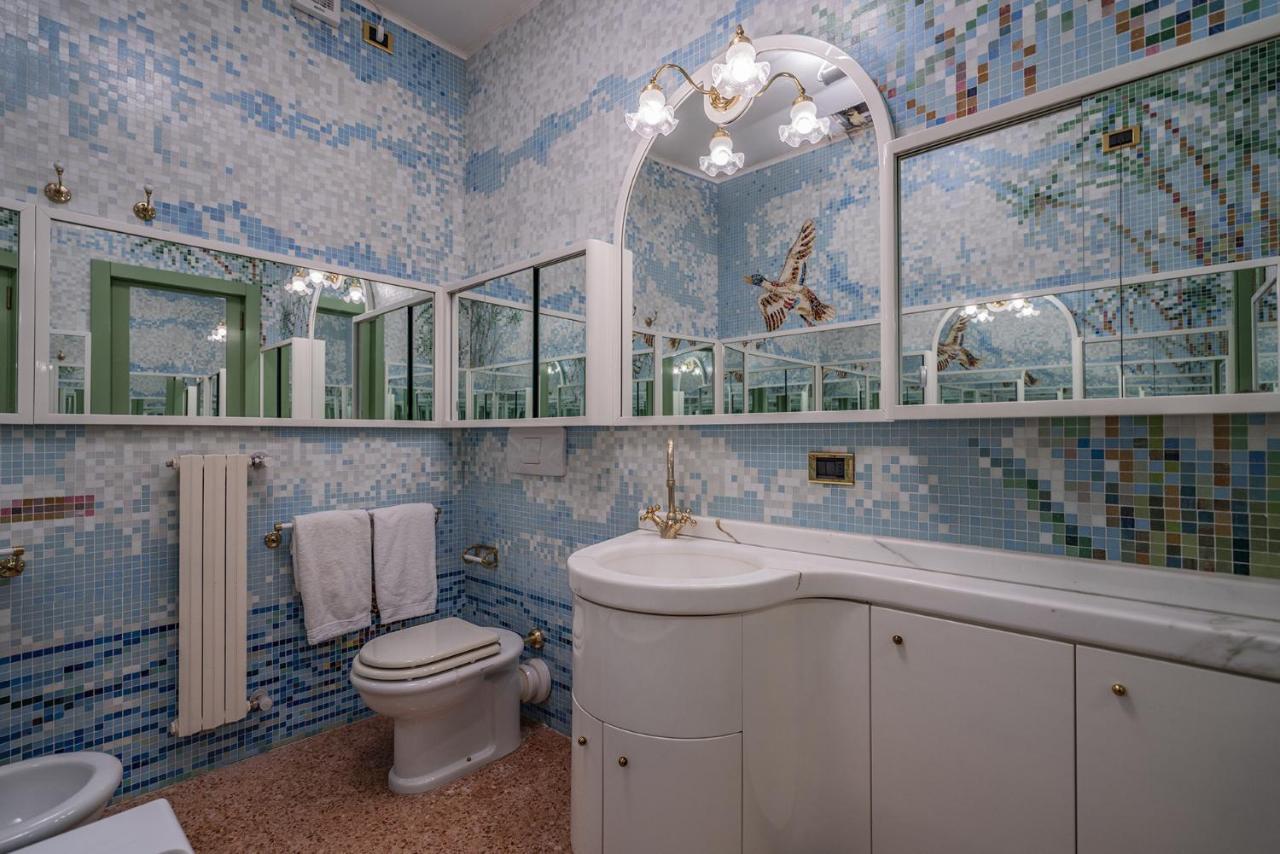 Ca' Degli Specchi Grand Canal Apartment