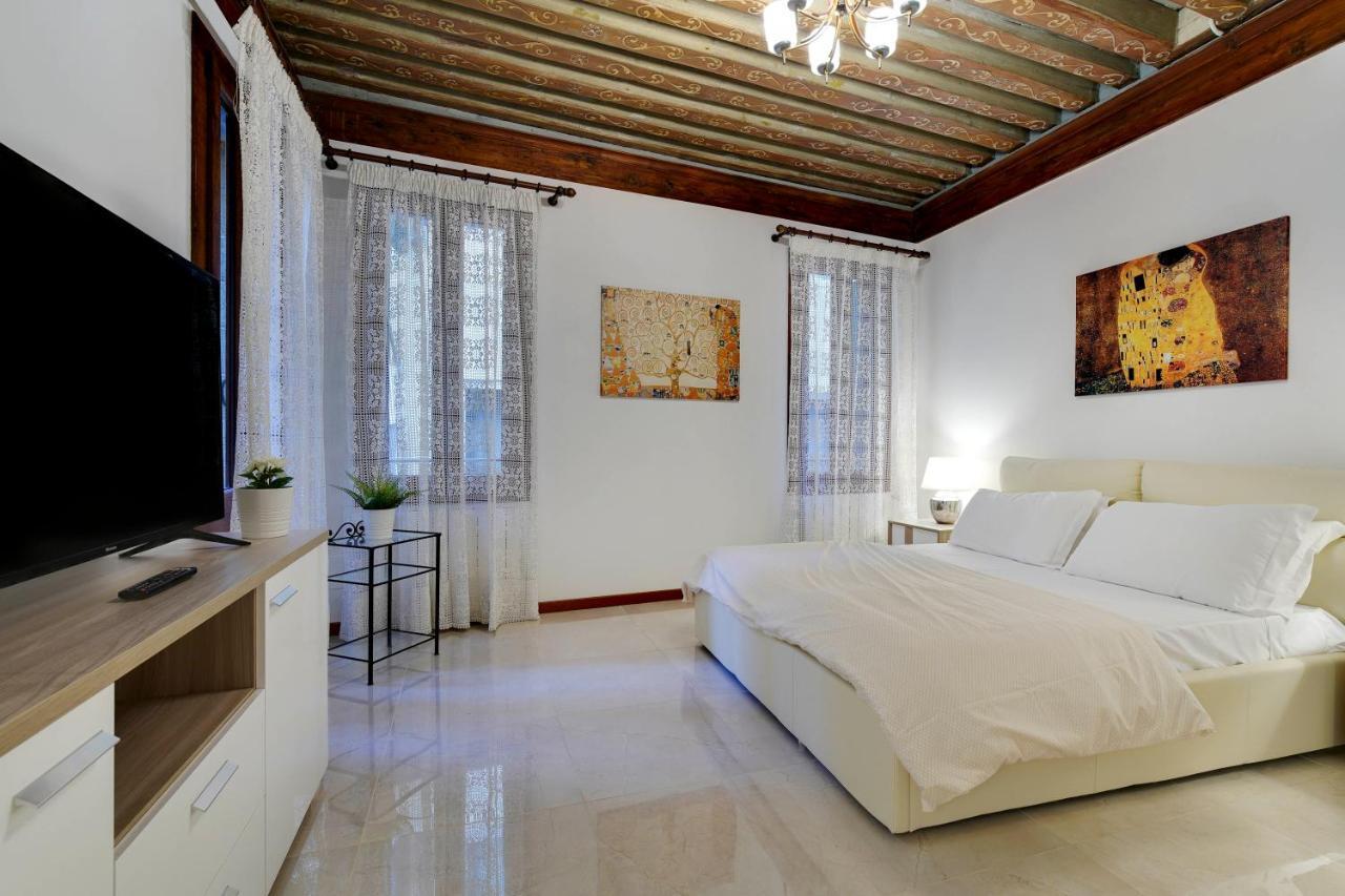 Ca' Rialto Apartment *