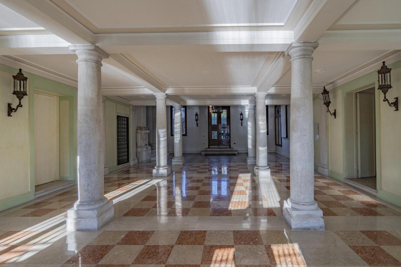 Ca' Degli Specchi Grand Canal Apartment *
