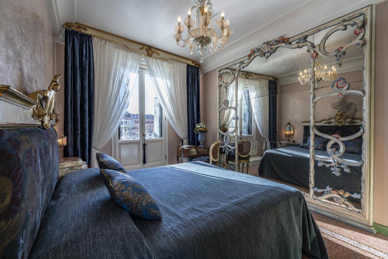 Ca' Degli Specchi Grand Canal Apartment *