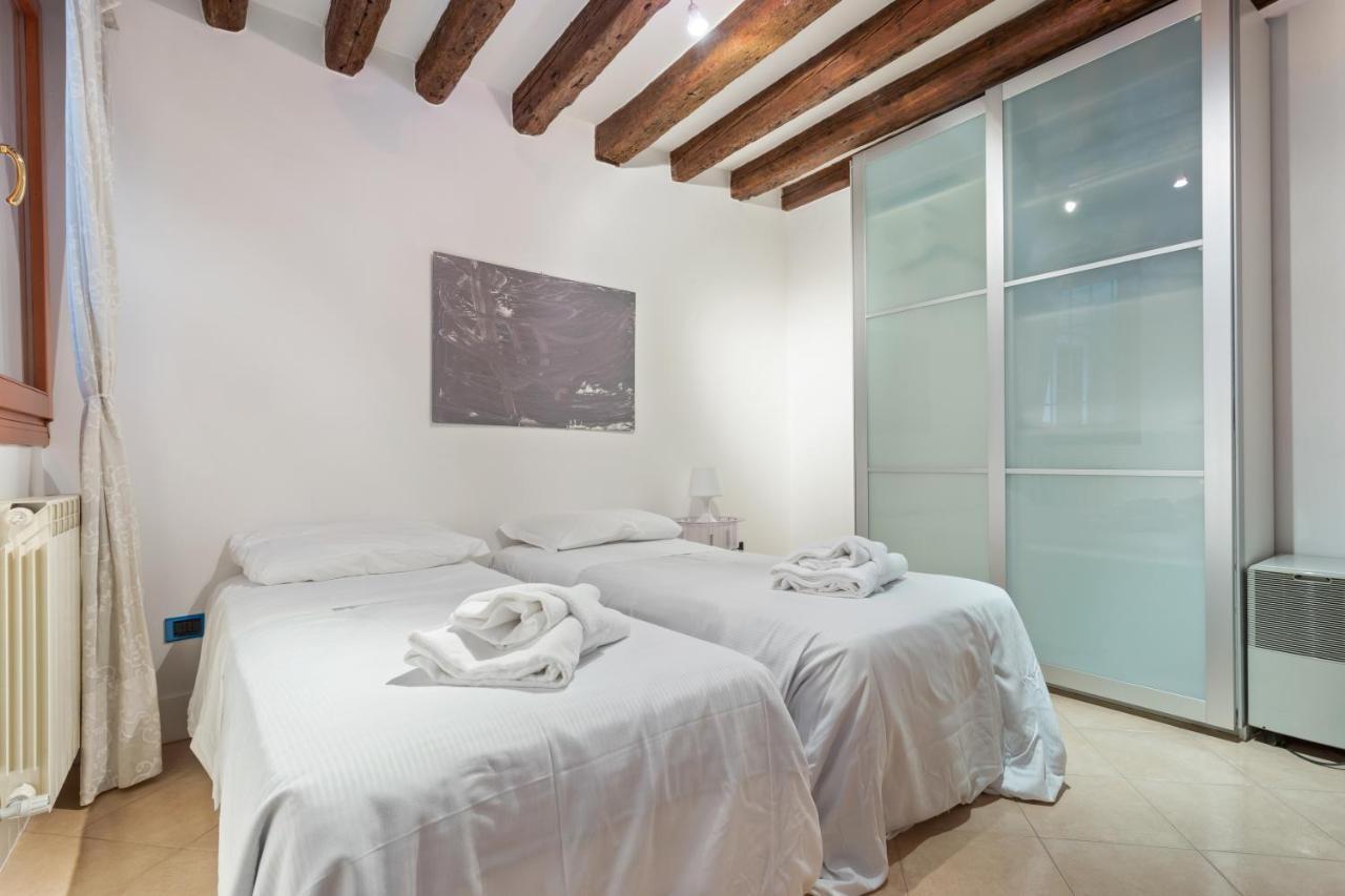 Riva Di Biasio Lovely Flat Venice