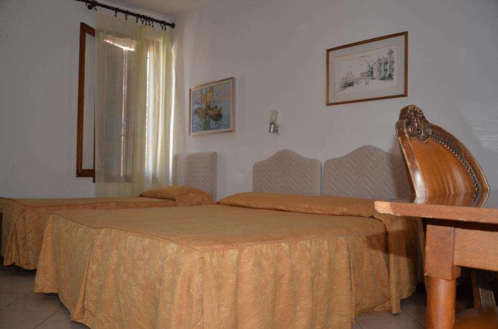 Iris Hotel