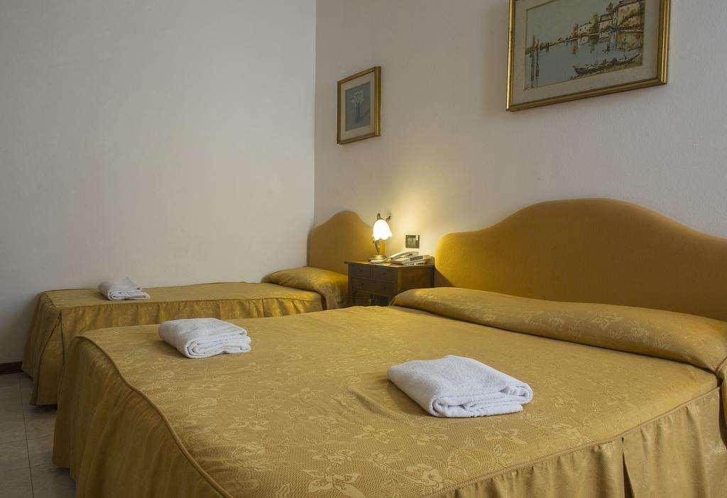 Hotel Iris 2*