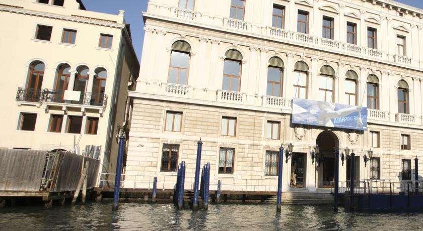 Hotel Iris