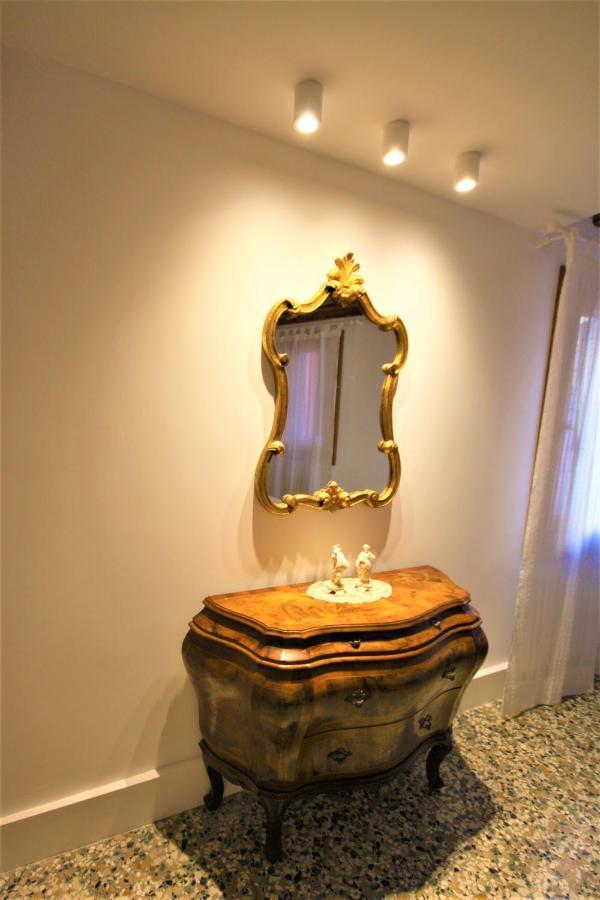 Ve-nice Sartori C4705 Apartment Venice