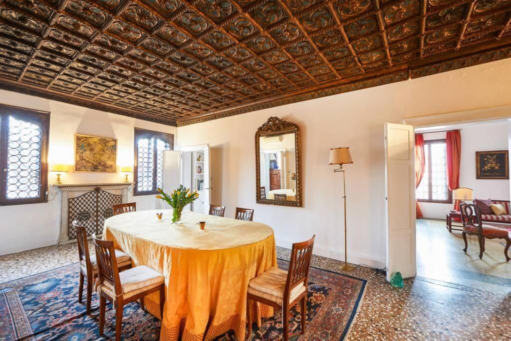 Apartment Ca' Fenice, Charming In San Marco, Sleep 7 Venice