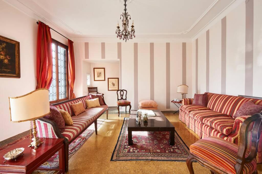 Apartment Ca' Fenice, Charming In San Marco, Sleep 7 Venice