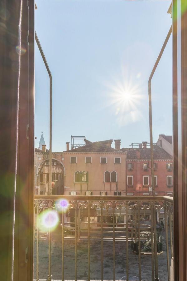 Rialto Canal View With Terrace And Balcony By Wonderful Italy * Venezia