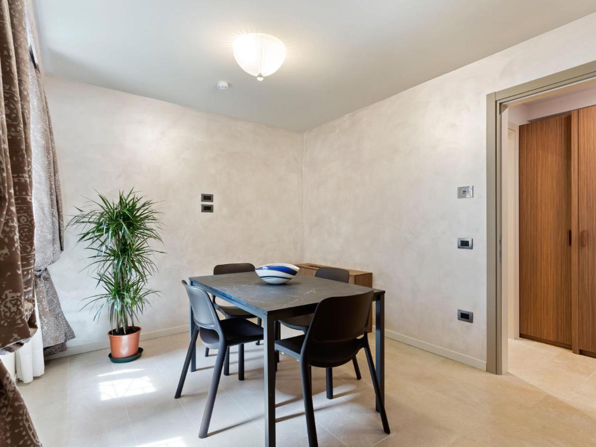 Brand New Boutique Apartment In The Heart Of Venice Apartment Venice