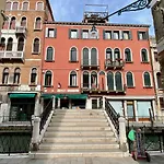 Casa Anna - elegance - brightness - canal view