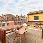 Lilia\'S Loft