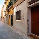 Loving In Venice, 5 Stars
