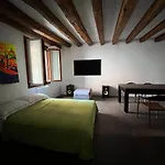 Venice Luxury Suite - Private Jacuzzi And Design