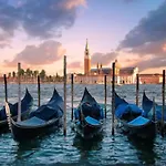 Venice Gold Room