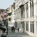 Ca Lezze Bell\'Appartamento Nel Cuore Di Venezia