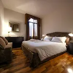 Suite Veronica & Maison Laguna