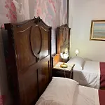 Lions Venice Guest House