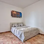 Arish Downtown Venice Apartment