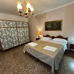 Lions Venice Guest House