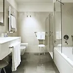 Move Hotel