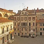 Sei A Rialto Apartment