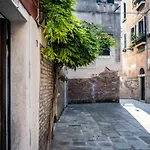 Palazzina Bandiera E Moro