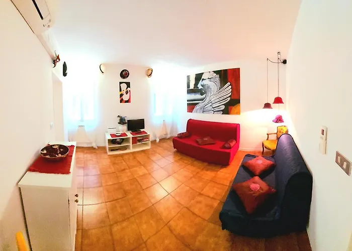 The Hatter\'S Venice Apartment