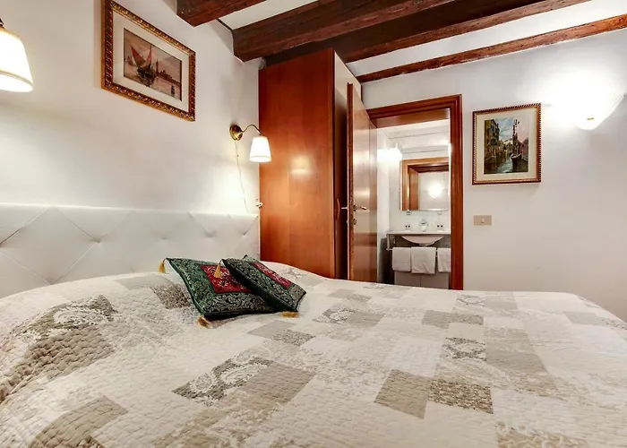 Leo Apartment Loc-03081