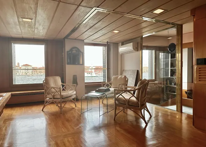 Venezia - Strepitoso Alla Giudecca