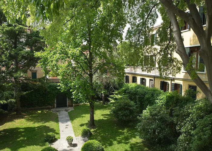 Ca\' Cerchieri 1 Garden View