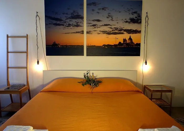 Lively Castello Comfort Room Private Bath & Privacy