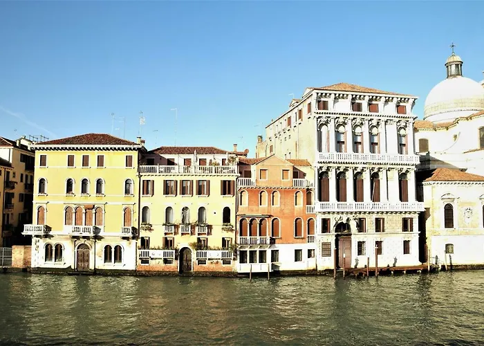 Noble Palace Grand Canal