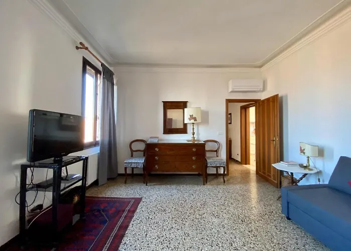 Calle San Giacomo Apartment