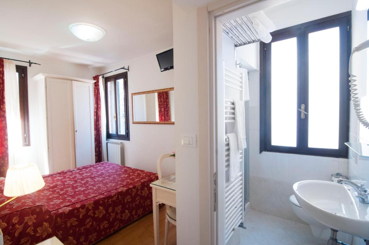 Ai Tolentini Hotel *