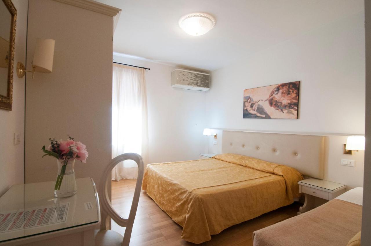 Ai Tolentini Hotel *