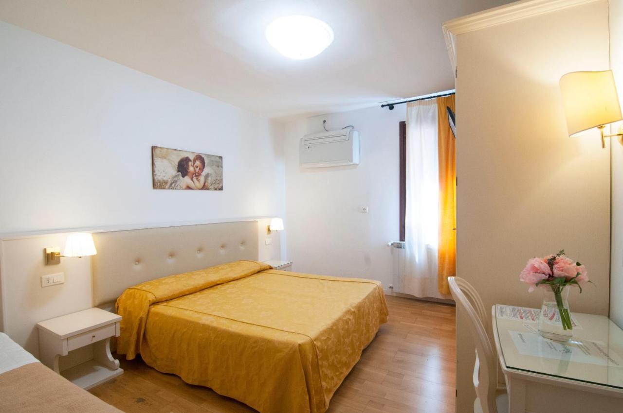Ai Tolentini Hotel *