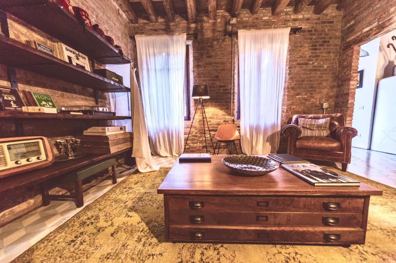 Il Buco Della Suora Venice