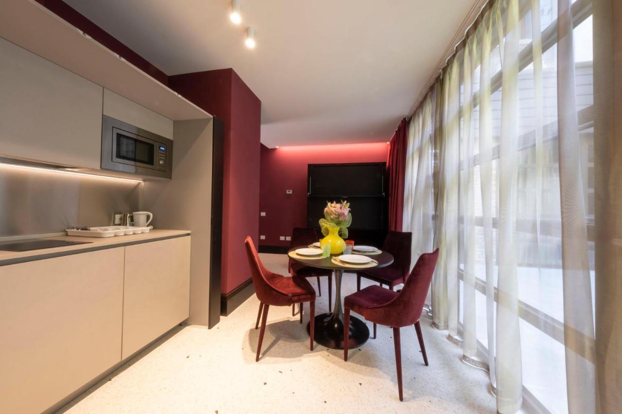 Poli 2* Veneza