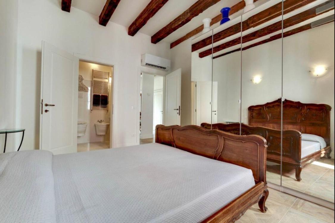 Traditional With Terrace * Venice