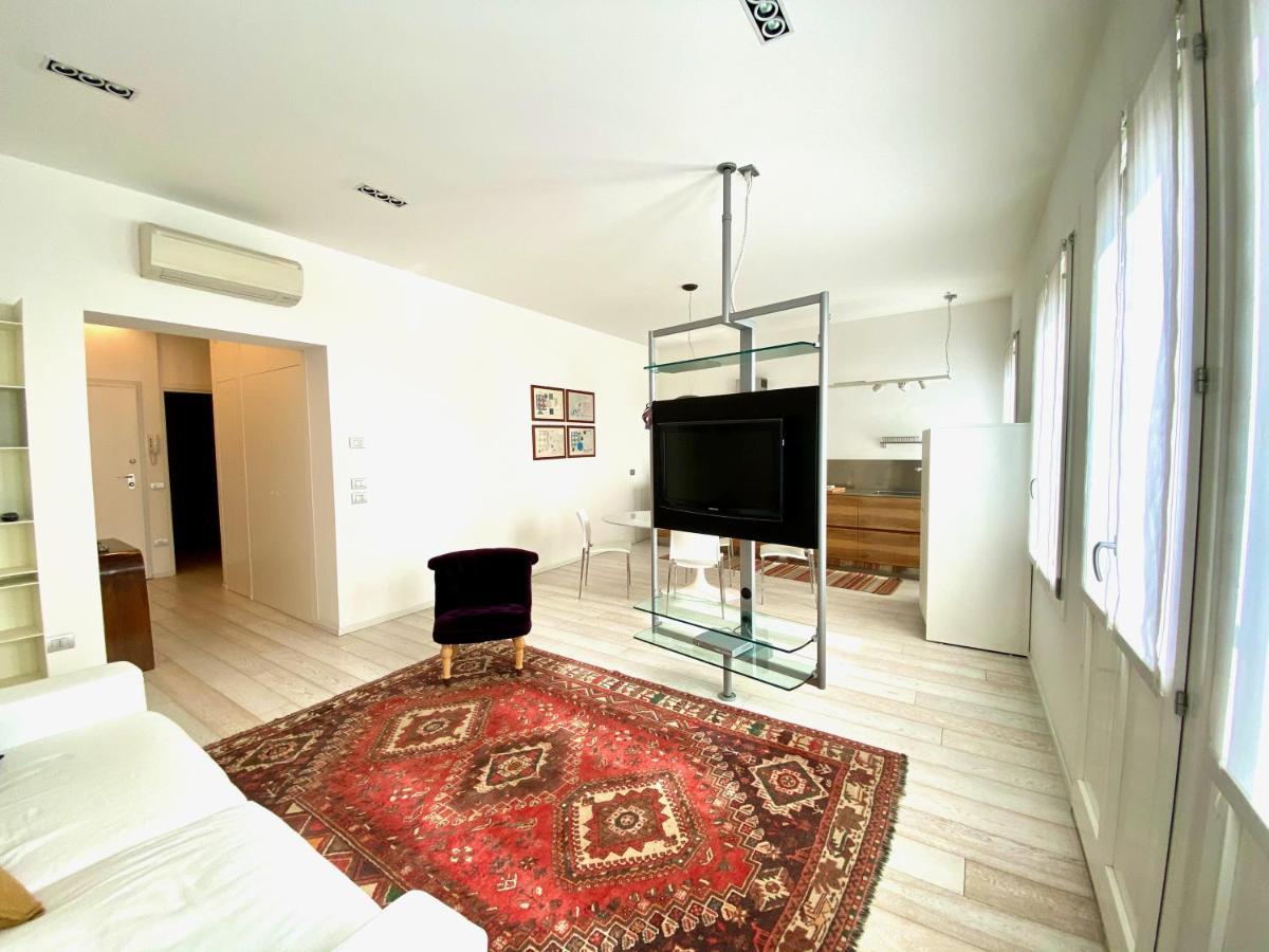 Casa Anna - Elegance - Brightness - Canal View Venezia