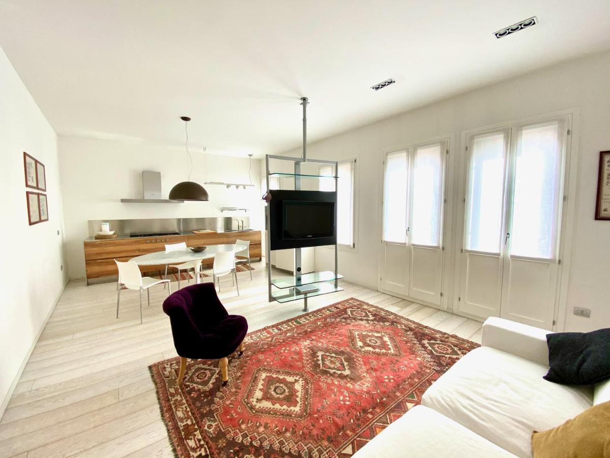 Casa Anna - Elegance - Brightness - Canal View * Venezia